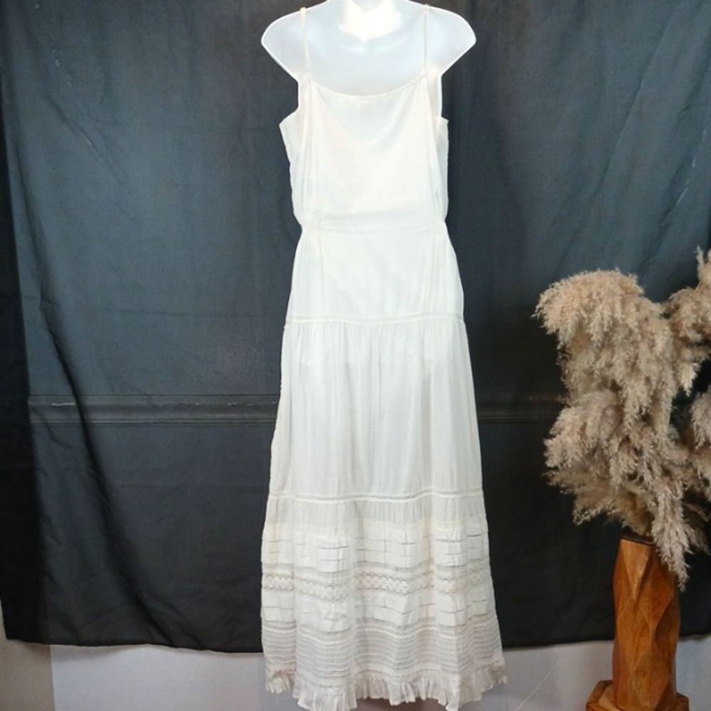 Chelsea & Violet Embroidered white cotton and lace sleeveless tiered maxi dress - Picture 11 of 16
